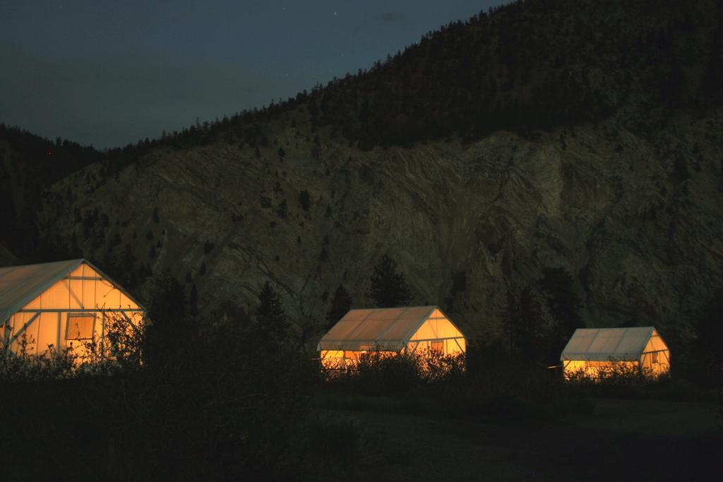 Kumsheen Rafting Resort Lytton Exterior photo